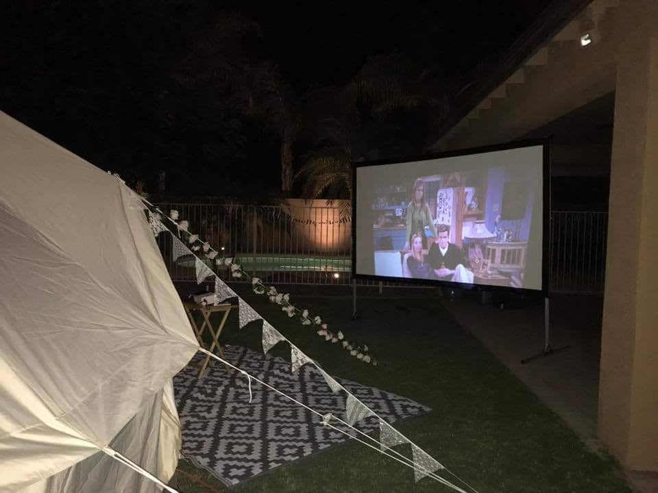 Having a movie night in your backyard is perfect for many occasions such as: 
•	Family Night
•	Birthday Parties
•	Sleepovers
•	Ladies night
•	Moms night 
Or Simply….
•	JUST BECAUSE!
